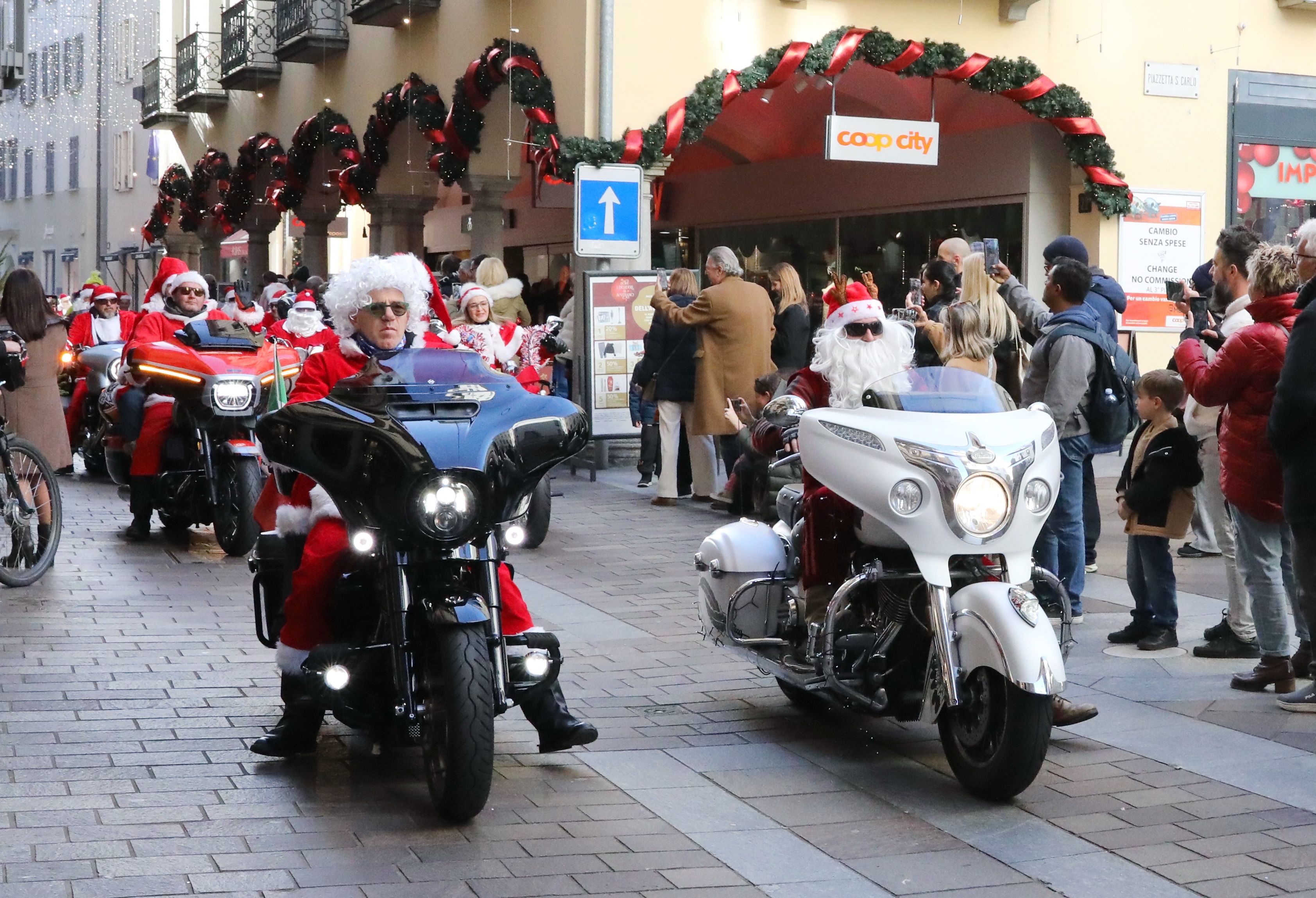 Harley und Indian Nikolausparade - Lugano